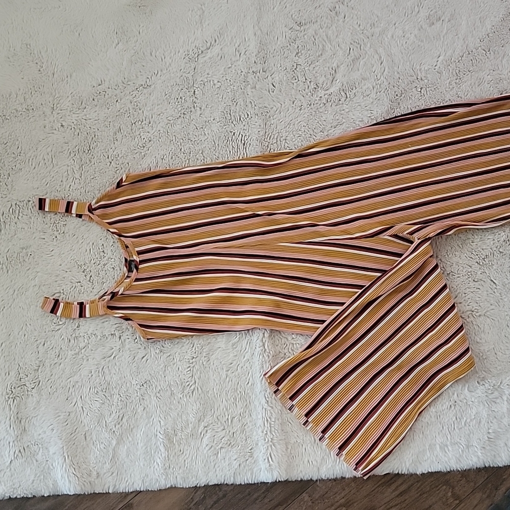 Wildflower stretchy material jumpsuit!